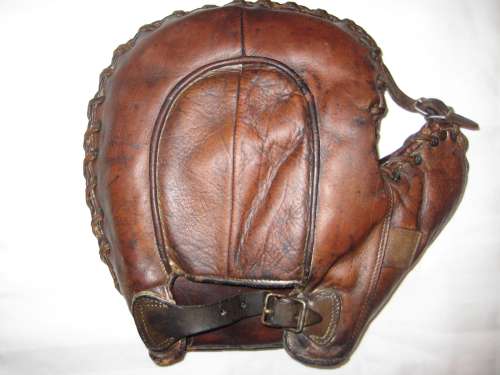 Spalding BXS Double Buckle Basemitt Back